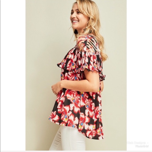 🛍LAST 3! Ruffled Cage Neckline Floral Tunic! - Picture 3 of 5